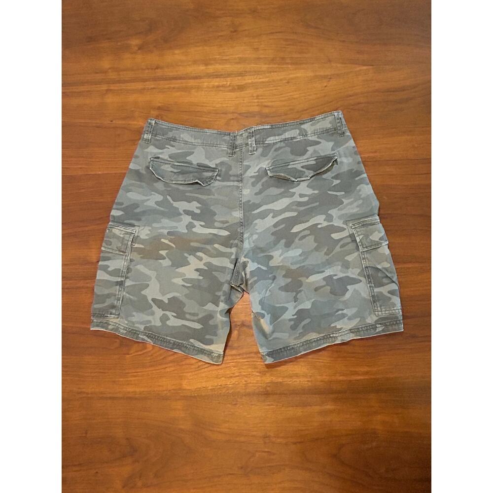 Weathered Green Camo George Camo Cargo Shorts - (Men's 40 | 9" Inseam)